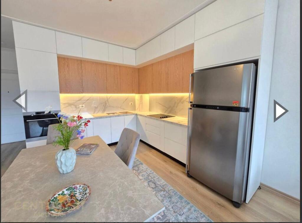 Jepet me qera 2+2 mobiluar Myslym shyri 1150 eu