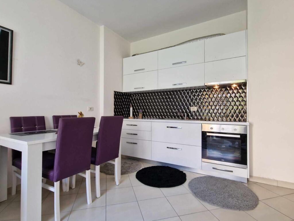 Apartament 1+1 me qera , 400 E. MISTO MAME