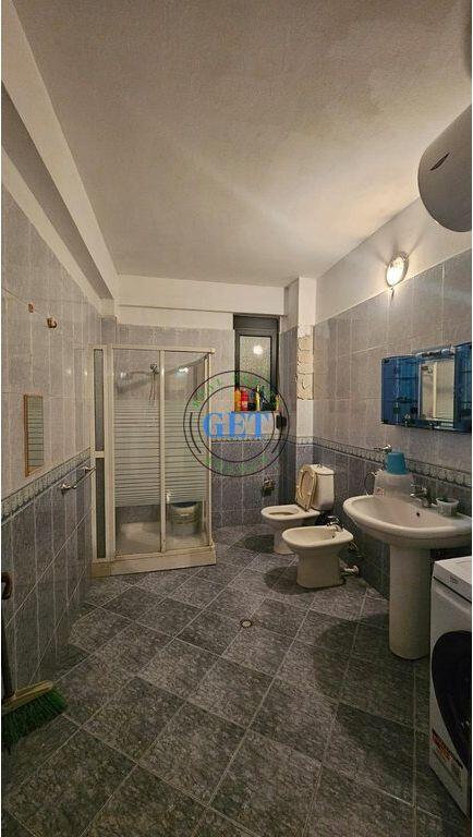 Jepet me qira, Apartament 2+1,Policia, Durrës