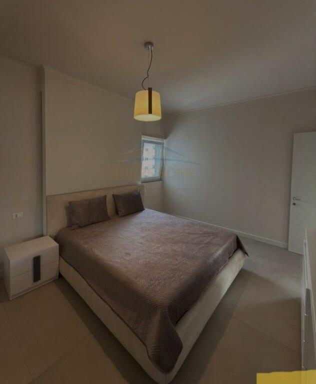 Shitet, Apartament 2+1+2 , Kika 2 , Komuna e Parisit.