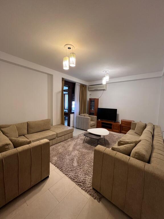 Appartamento 2+1, Via Kavaja!