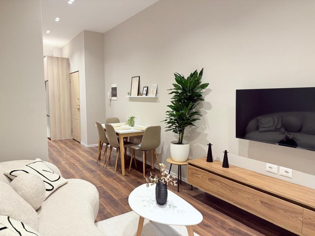 Apartament 2+1, Rruga e Kavajes!