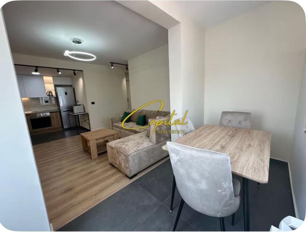APARTAMENT ME QIRA 1+1 PAZARI I RI 800 EURO