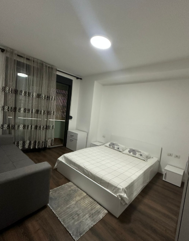 🏡 Jepet me Qira Apartament 3+1 – Komuna e Parisit