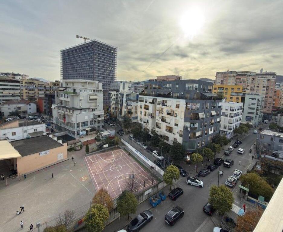 Shitet, Apartament 2+1+2 , Kika 2 , Komuna e Parisit.