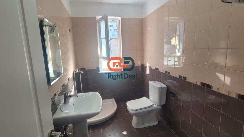 Prane 21 Dhjetorit, Shitet Apartament 1+1 Ideal Per Investim Dhe Per Banim !!