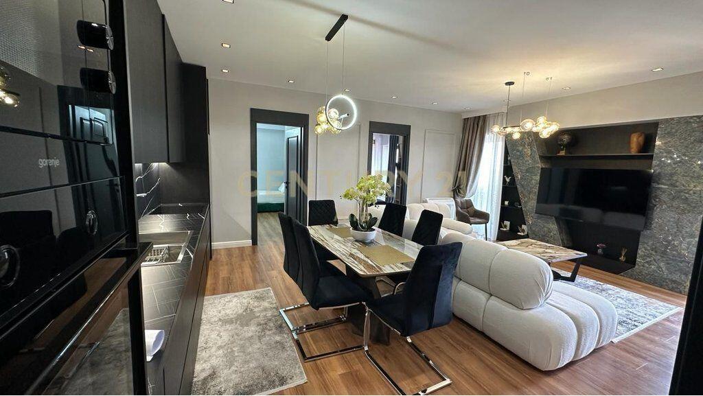 Apartament 3+1 per qira tek Garden Building