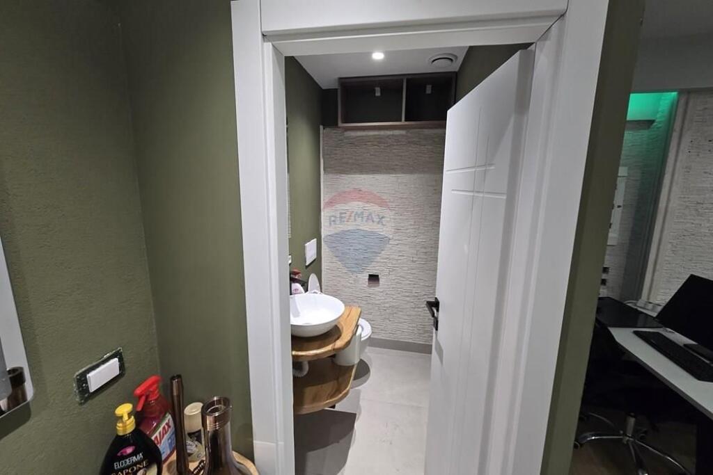 SHOP FOR SALE - NEAR KRISTAL CENTER, PARISIT MUNICIPALITY