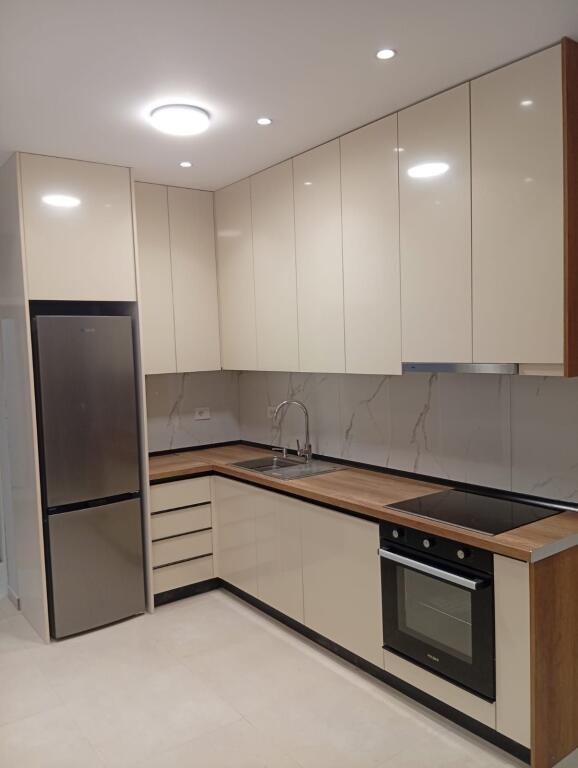 🏠Jepet me Qera Apartament 2+1+2 ne 5 Maj ,pas Concordit