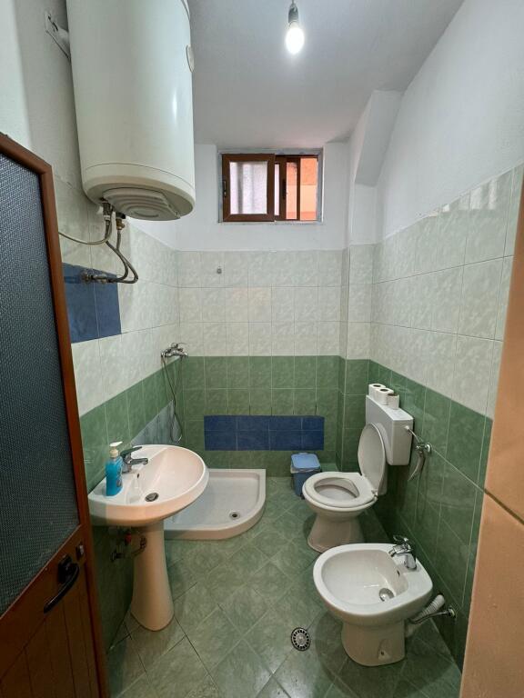 Apartament me Qera, Tirane