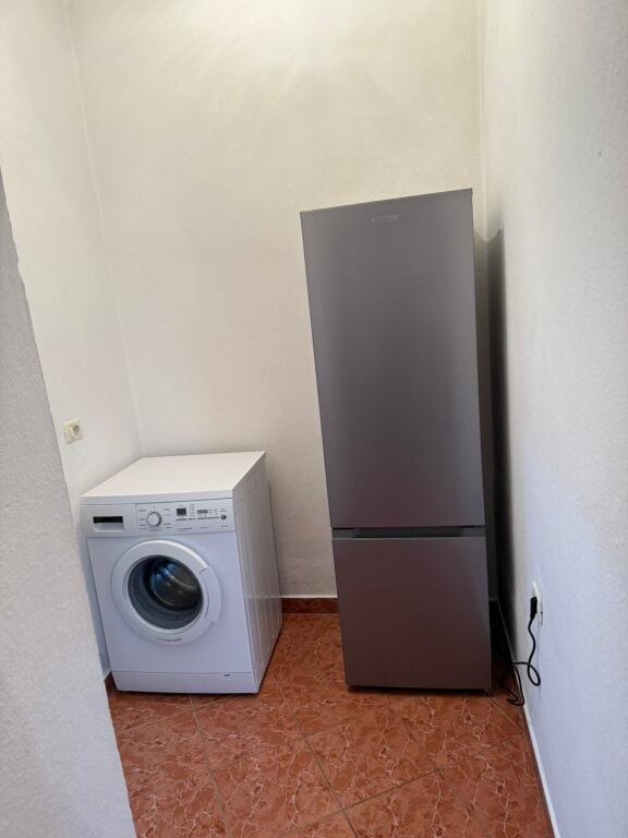 Apartament me Qera, Tirane