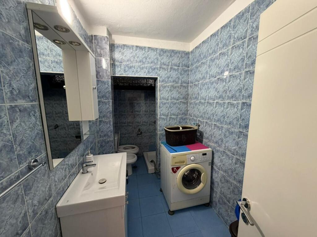 🏡Appartamento 1+1 in affitto 📍 Indirizzo: Vecchio Parco, Via Ndre Mjeda💶 Prezzo: 500€ (non trattabile)