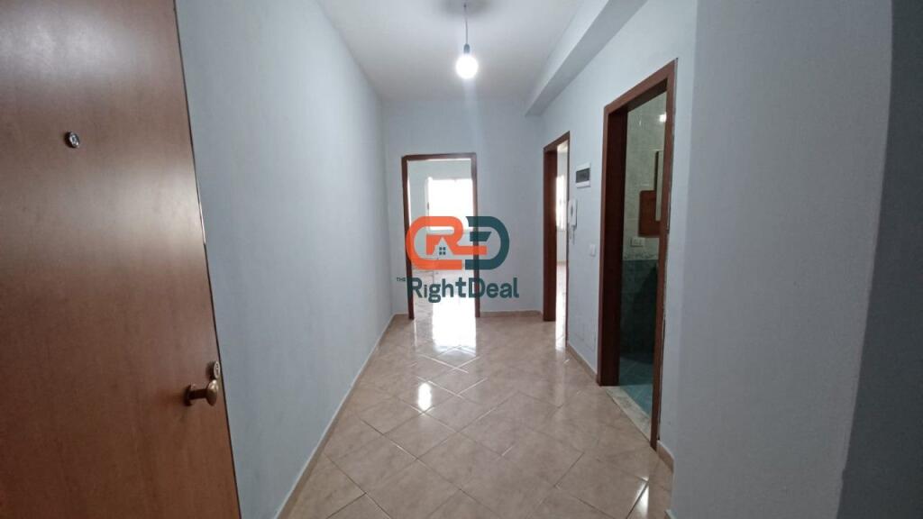 Ne Yzberisht, Jepet Me Qira Apartament 1+1, Me Planimetri Te Rregullt!!!