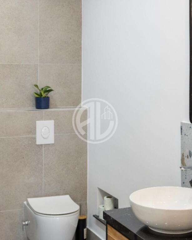 Apartament 2+1+2 per qera- Full Sea View në Currila