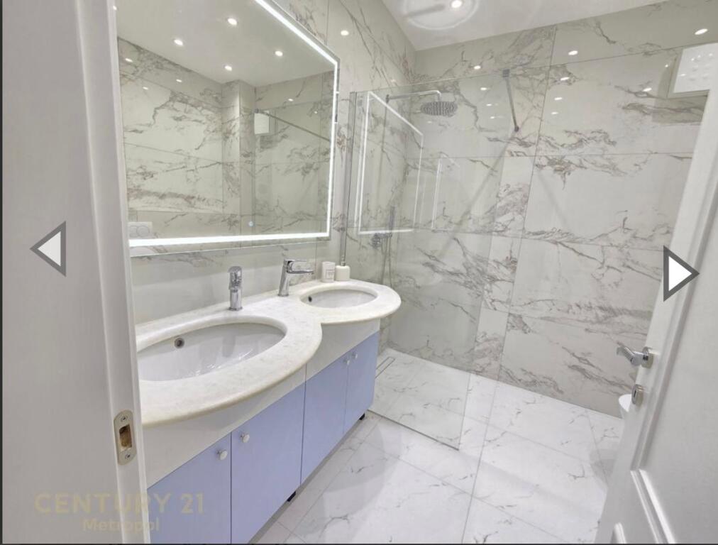 2+1,lussuosamente arredato a Shallvaret, prezzo 1150 euro