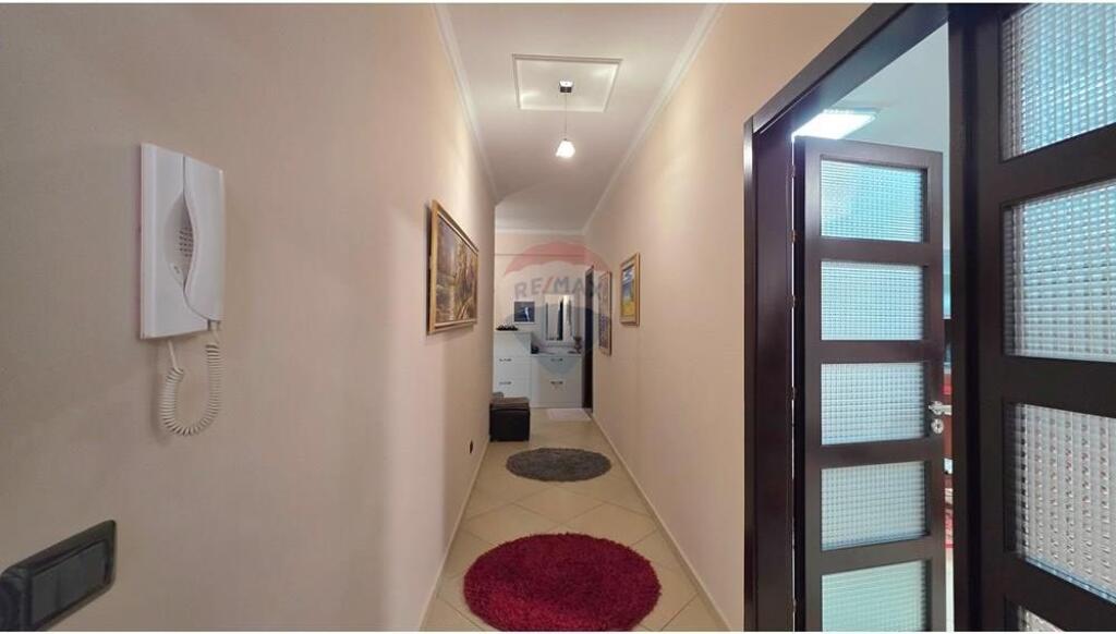 Apartament 3+1+2 ne shitje tek Rr. e Cipajve