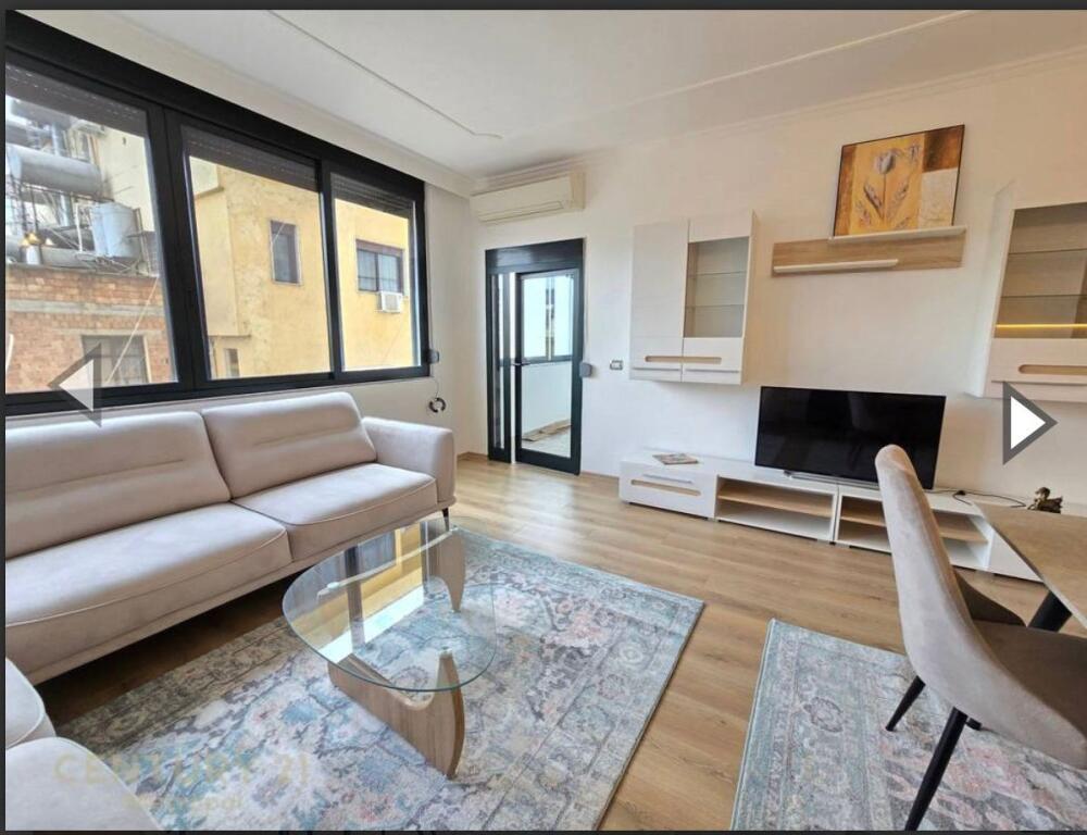 Jepet me qera 2+2 mobiluar Myslym shyri 1150 eu