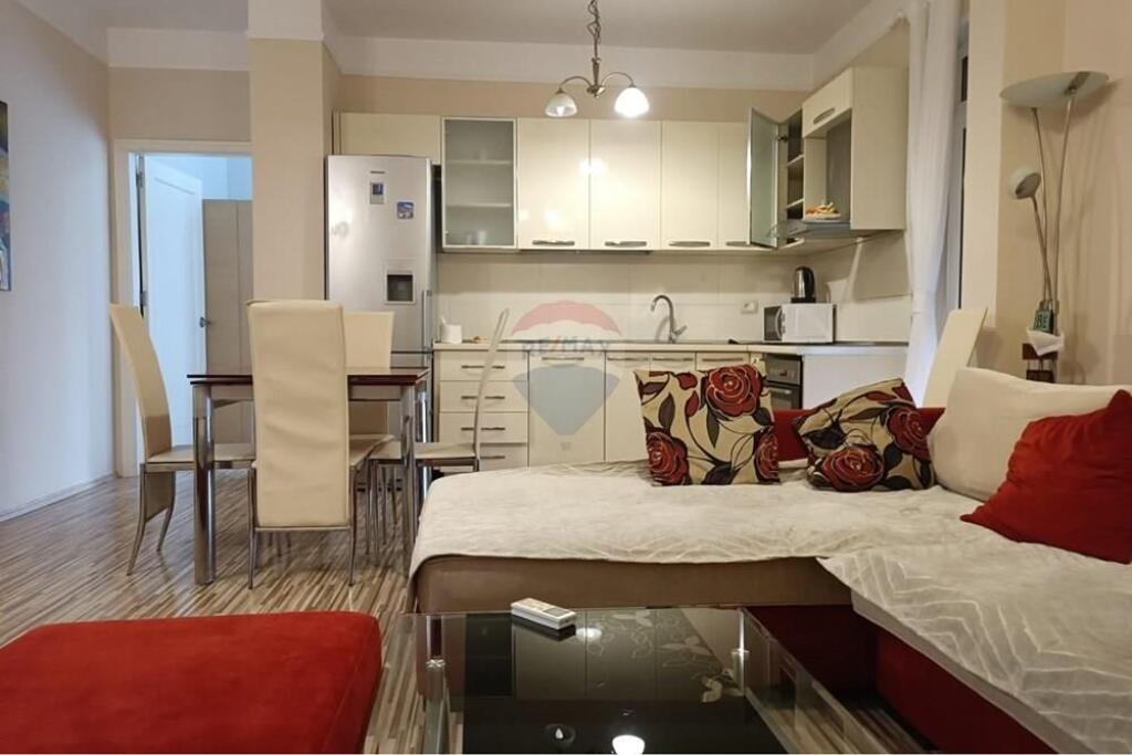Apartament 2+1 per qira tek Rruga e Kavajes!