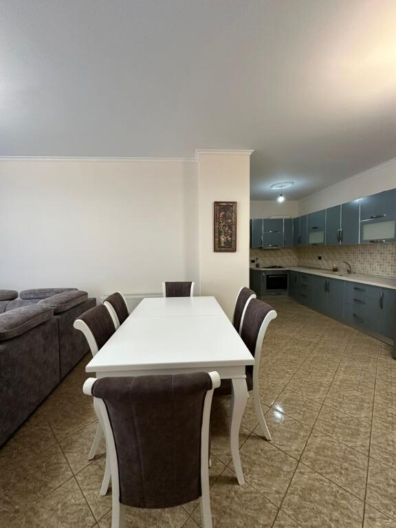 Apartament 2+1 me qira Bulevardi Migjeni