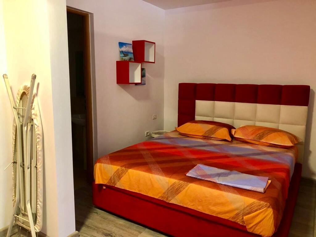 📣 QERA GARSONIERE 📍 Rruga e "Kavajes", Ish Parku i Autobuzeve ✨