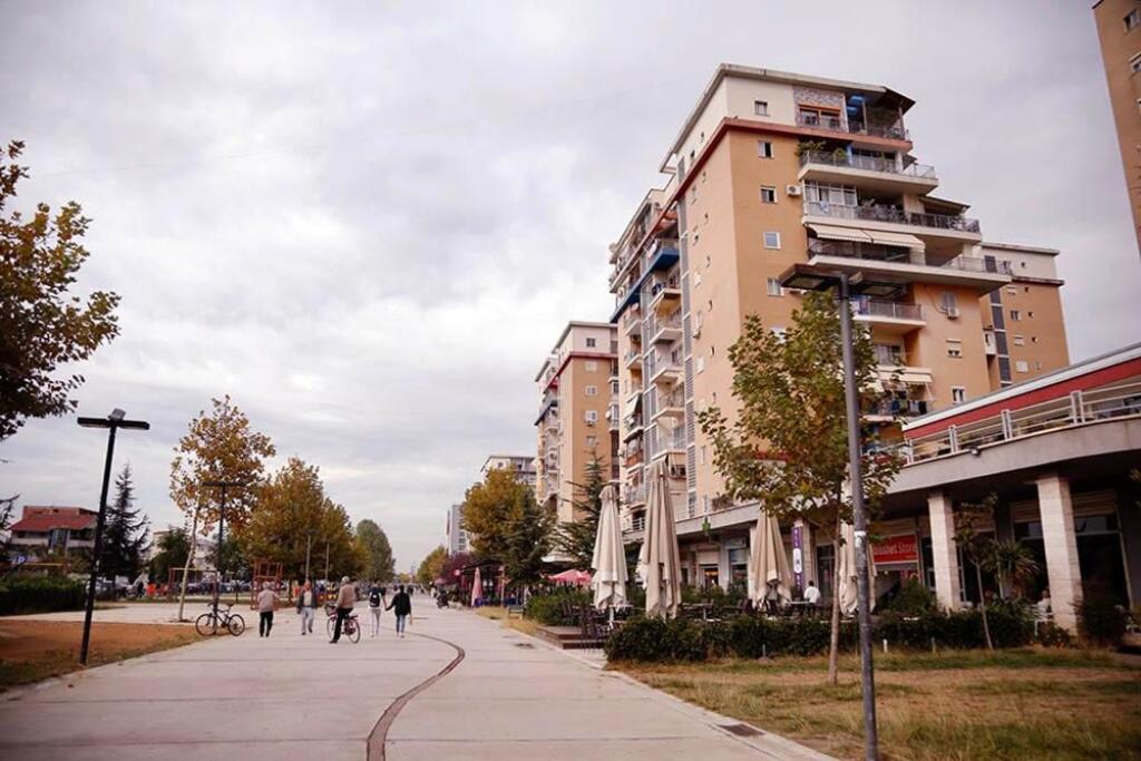 Ambient Zyre për Qira , Fusha e Aviacionit
