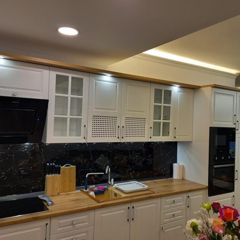 Apartament 1+1, Margarita Tutulani!
