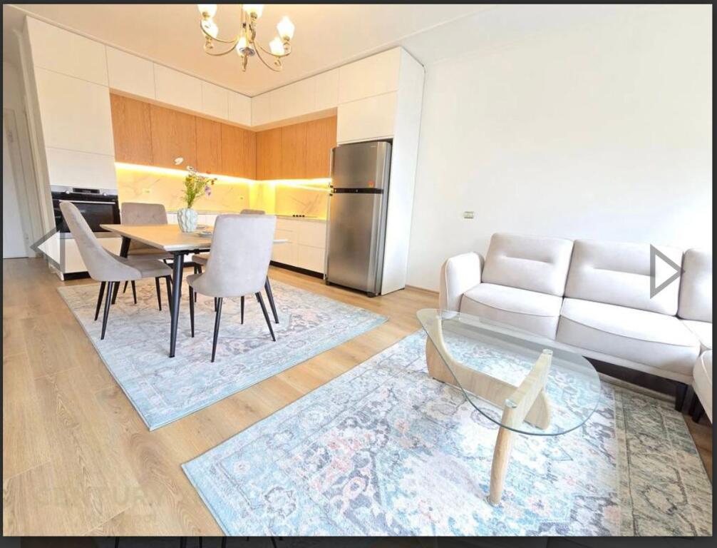 Jepet me qera 2+2 mobiluar Myslym shyri 1150 eu