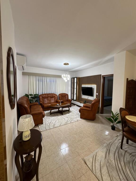 Apartament 2+1 per qira ne Laprake