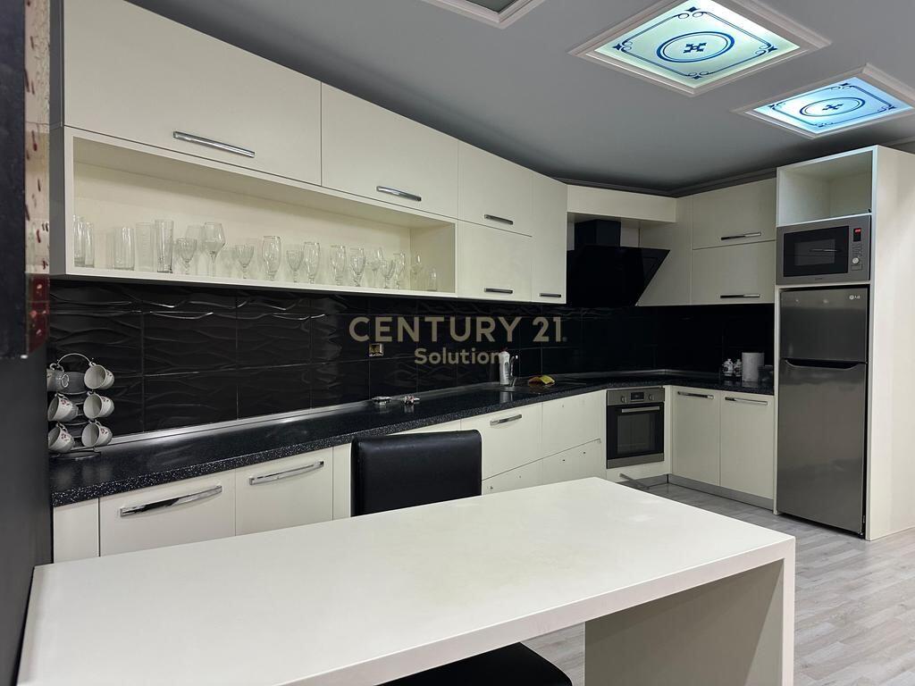 Apartament 2+1+2 per shitje prane Pallatit me Shigjeta