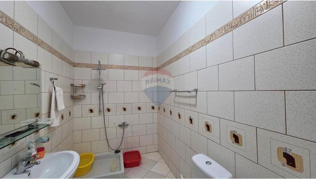 Apartament 3+1+2 ne shitje tek Rr. e Cipajve