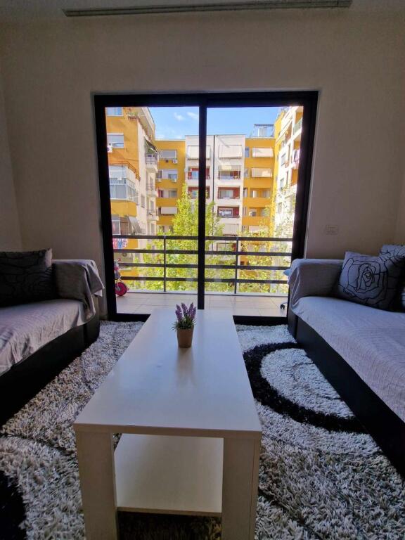 Apartament 1+1 me qera , 400 E. MISTO MAME