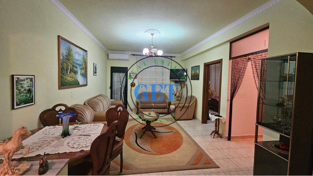 Jepet me qira, Apartament 2+1,Policia, Durrës