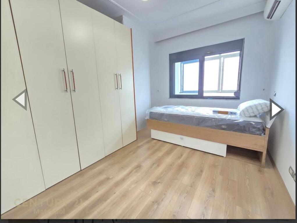 2+1,lussuosamente arredato a Shallvaret, prezzo 1150 euro