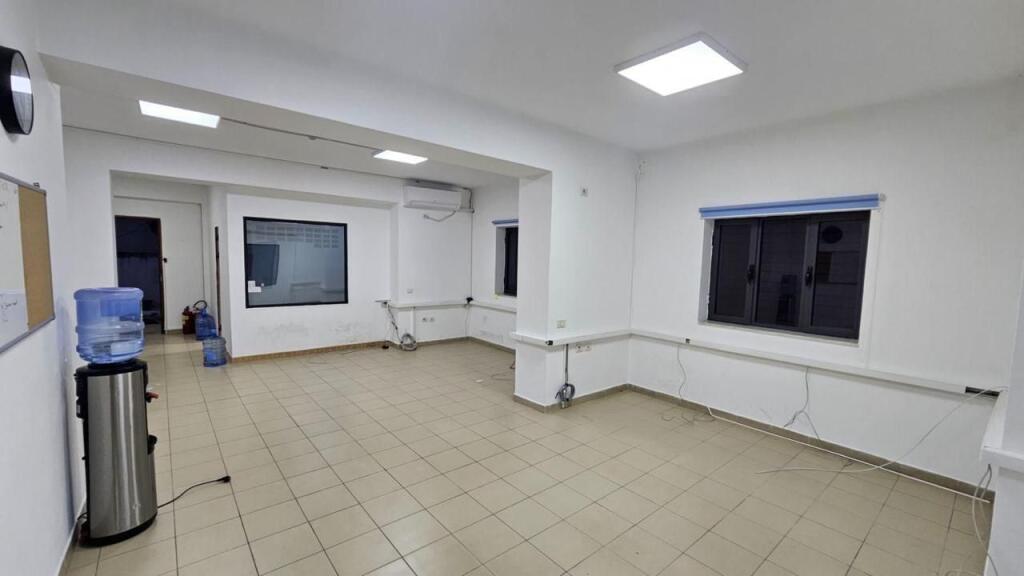 SHOP FOR RENT 140 M2 PAZAR I RI 900 EURO