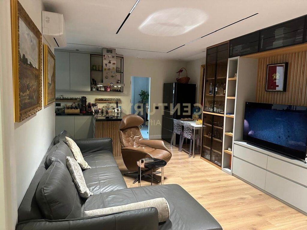 Jeper me qira apartament 2+1+2 tek Shallvaret!