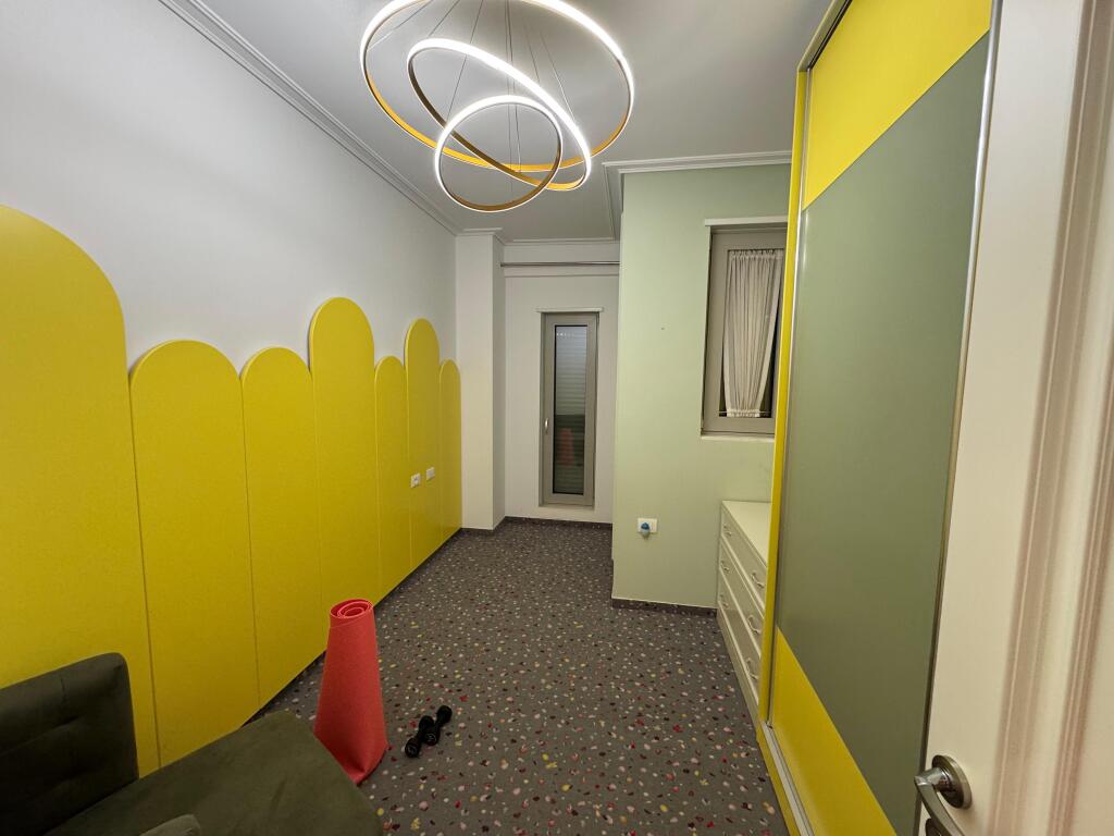 Qera apartament 3+1+Parking Foleja e Gjelber,Zogu si