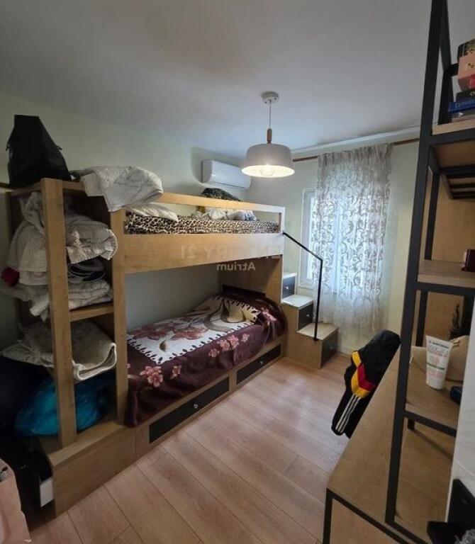 VILLA SU DUE PIANI IN VENDITA VICINO A TV-KLAN.