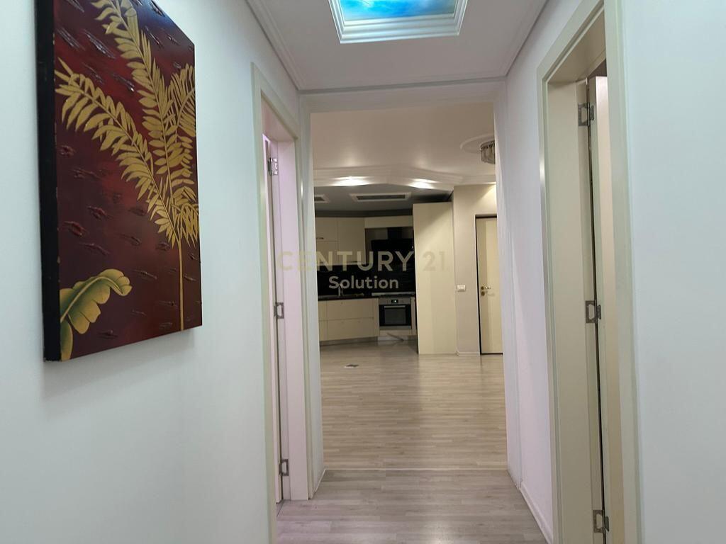 Apartament 2+1+2 per shitje prane Pallatit me Shigjeta