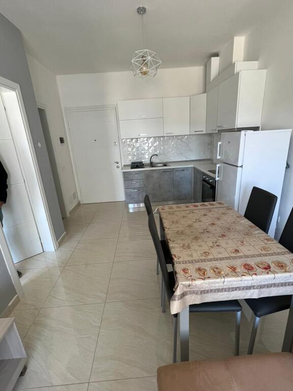 Jepet me Qera Apartament 1+1 Ne Golem