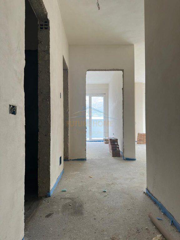 Shitet, Apartament 2+1+2, Ali Demi, Tiranë.