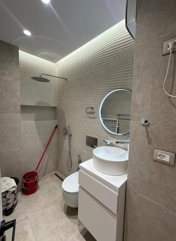 Appartamento in affitto 2+1+2+3 balconi su Bulverdi Migjeni, Astir