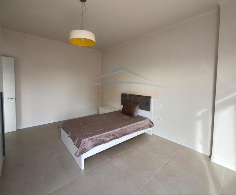 Shitet, Apartament 2+1+2 , Kika 2 , Komuna e Parisit.