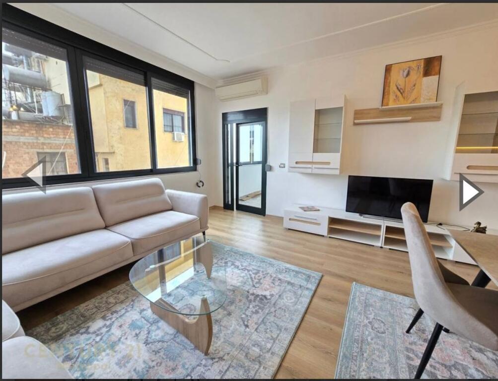 2+1,lussuosamente arredato a Shallvaret, prezzo 1150 euro