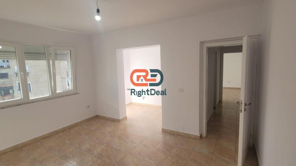 Prane 21 Dhjetorit, Shitet Apartament 1+1 Ideal Per Investim Dhe Per Banim !!