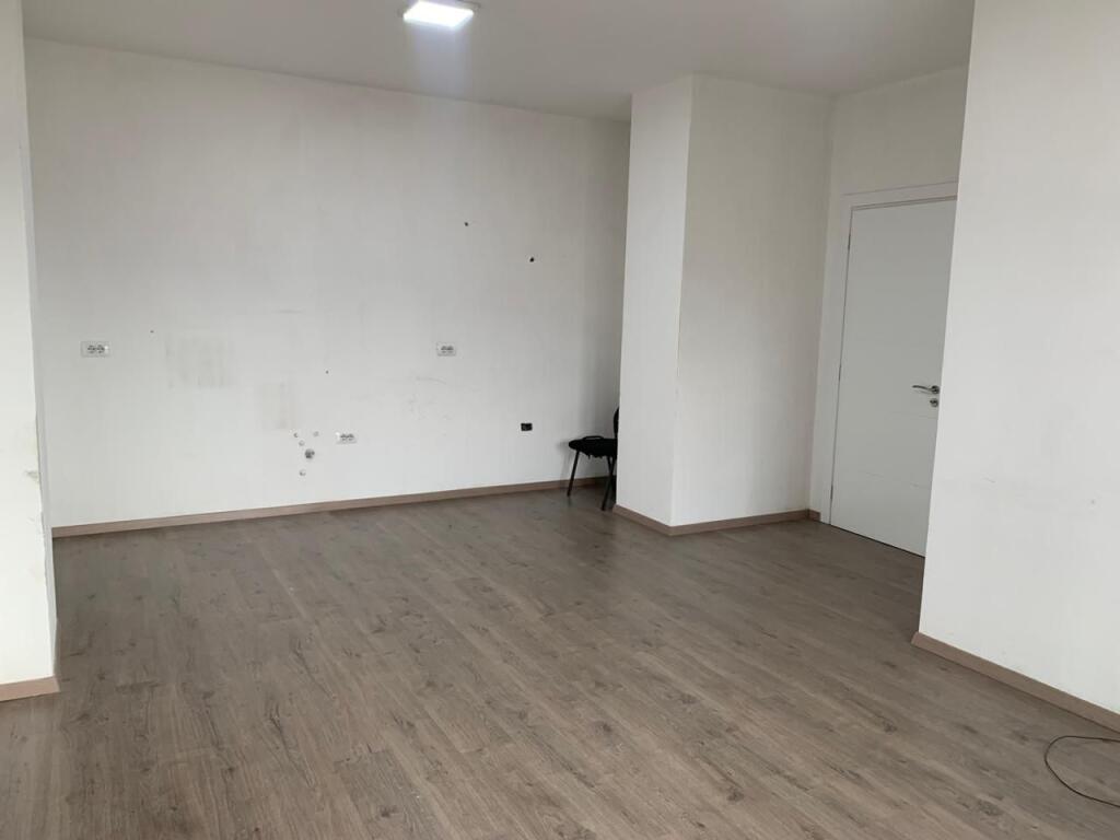 Ambient zyrash per qira prane UET ne Porcelan.