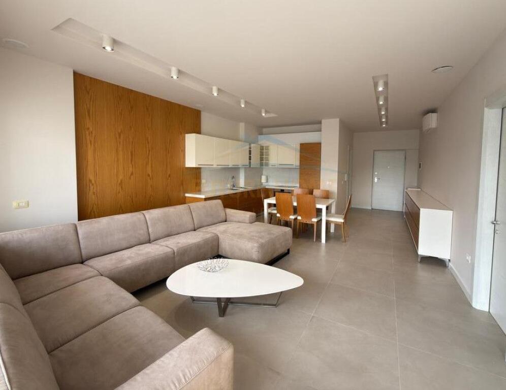 Shitet, Apartament 2+1+2 , Kika 2 , Komuna e Parisit.