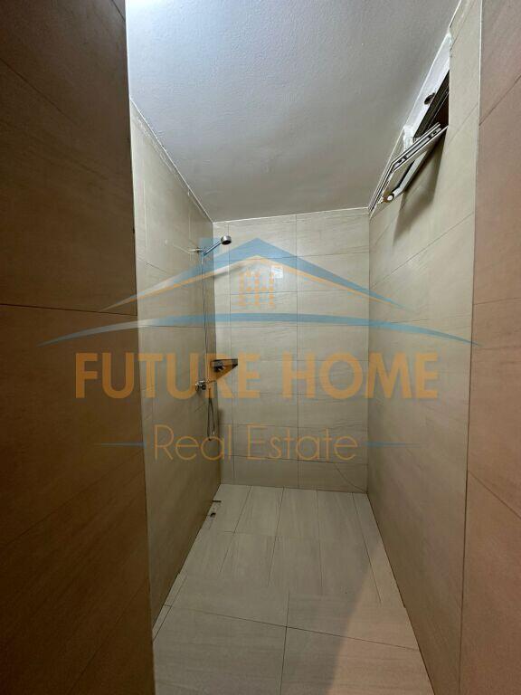 Qira, Ambient, Petronini