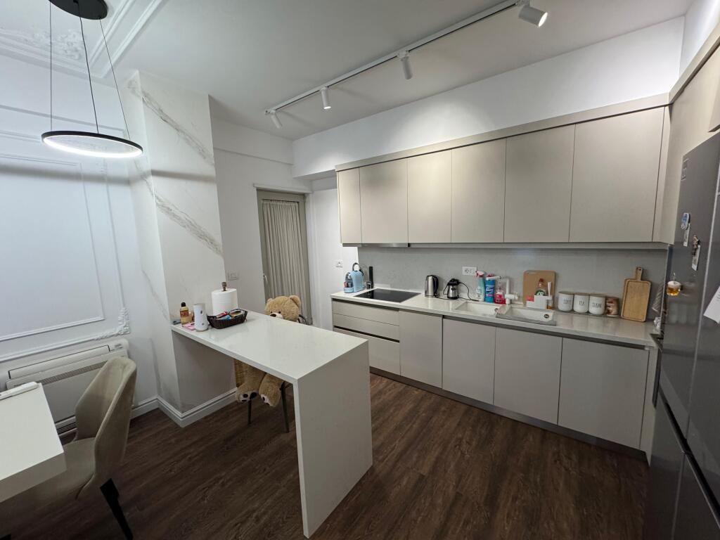 Qera apartament 3+1+Parking Foleja e Gjelber,Zogu si