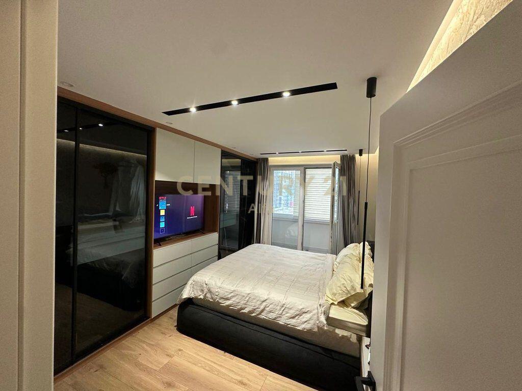 Jeper me qira apartament 2+1+2 tek Shallvaret!