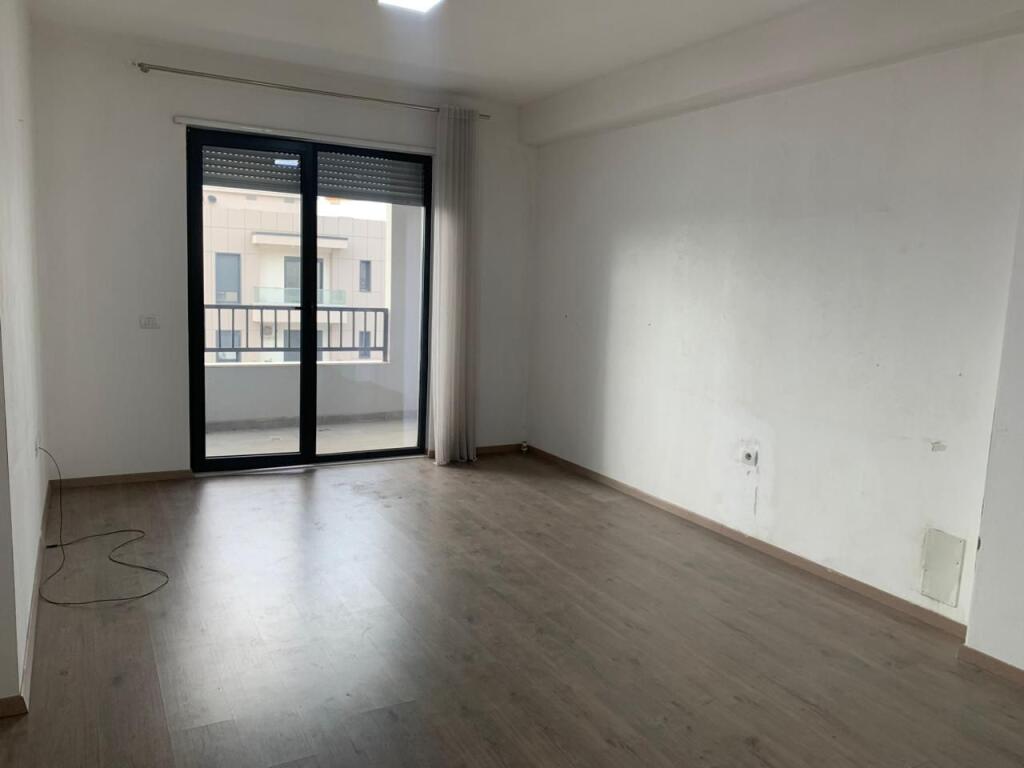 Ambient zyrash per qira prane UET ne Porcelan.